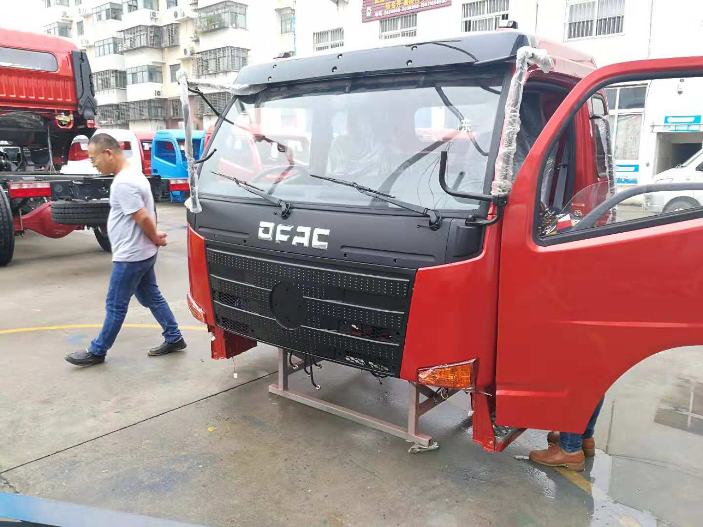 <b>东风劲卡驾驶室</b>