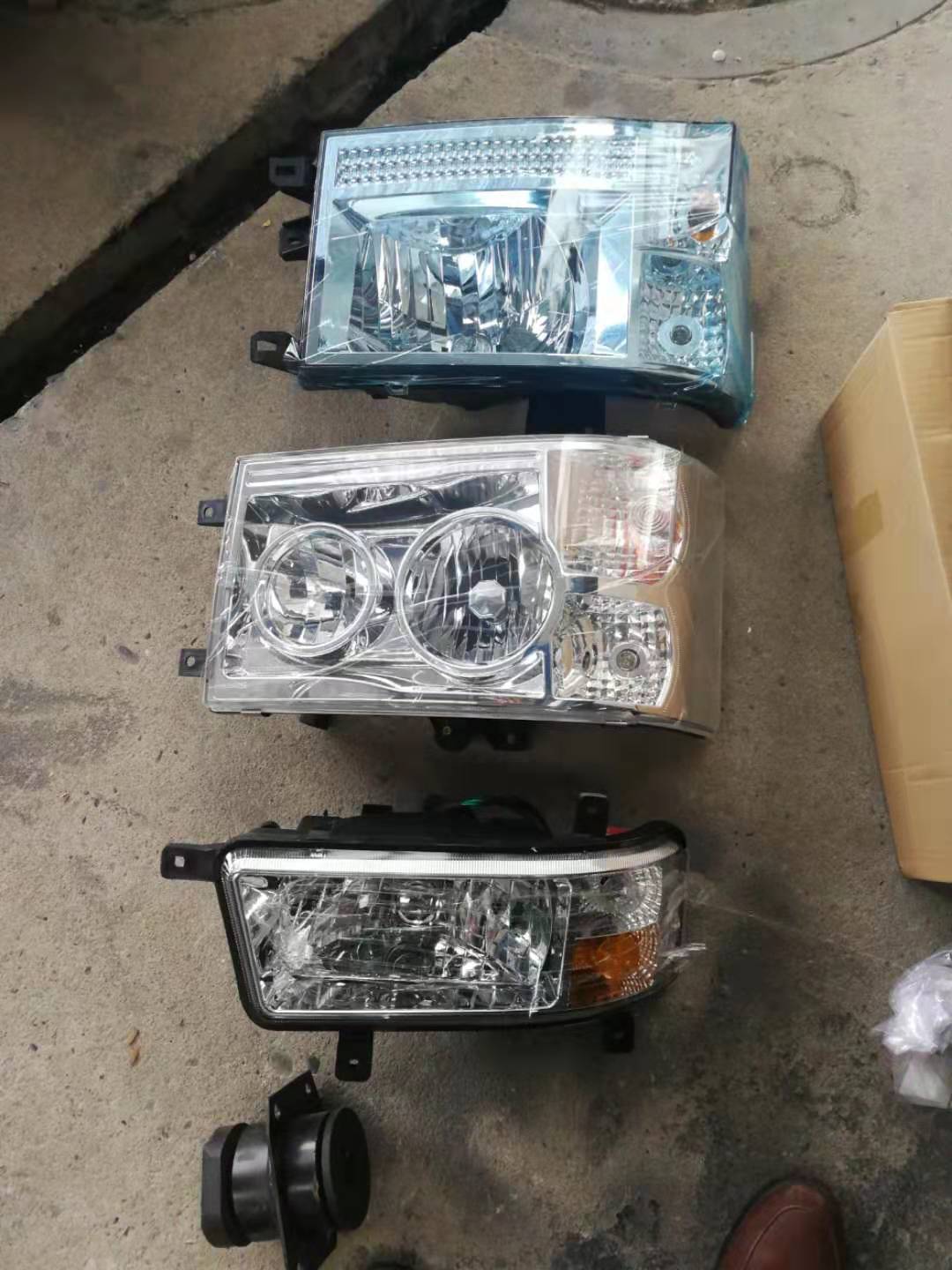 东风多利卡原厂大灯价格