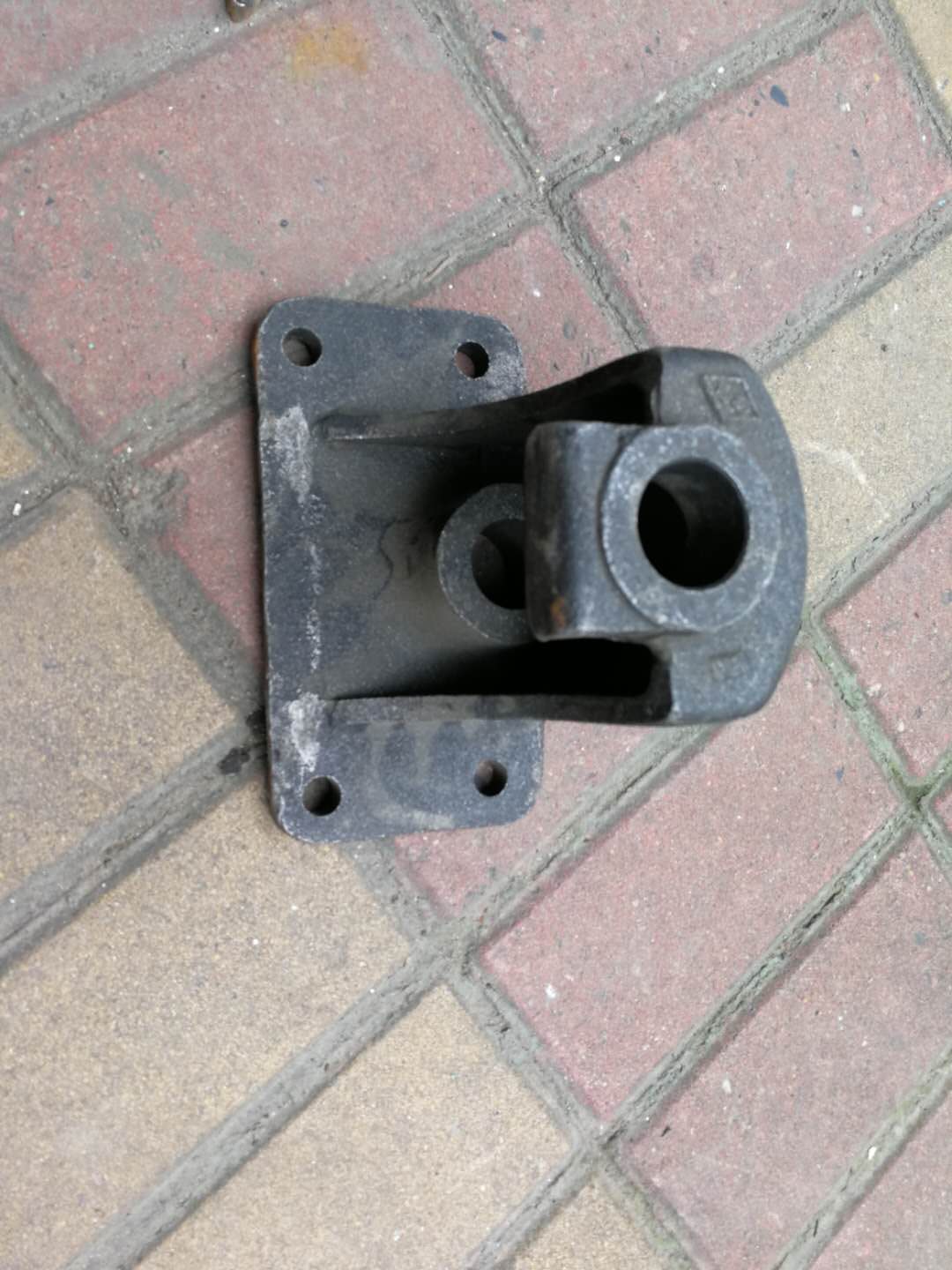 东风多利卡钢板吊耳支架