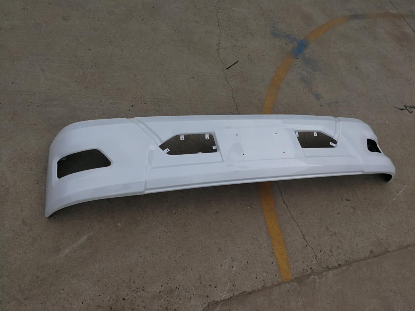 东风多利卡D6保险杠