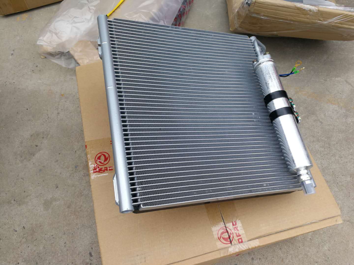 东风多利卡空调冷凝器电子扇总成