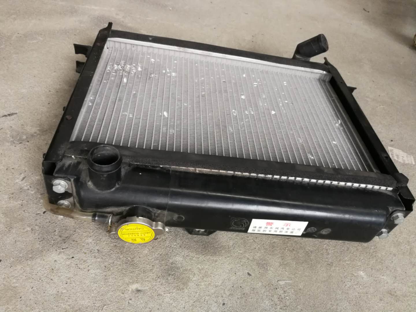 东风多利卡S2800水箱销售