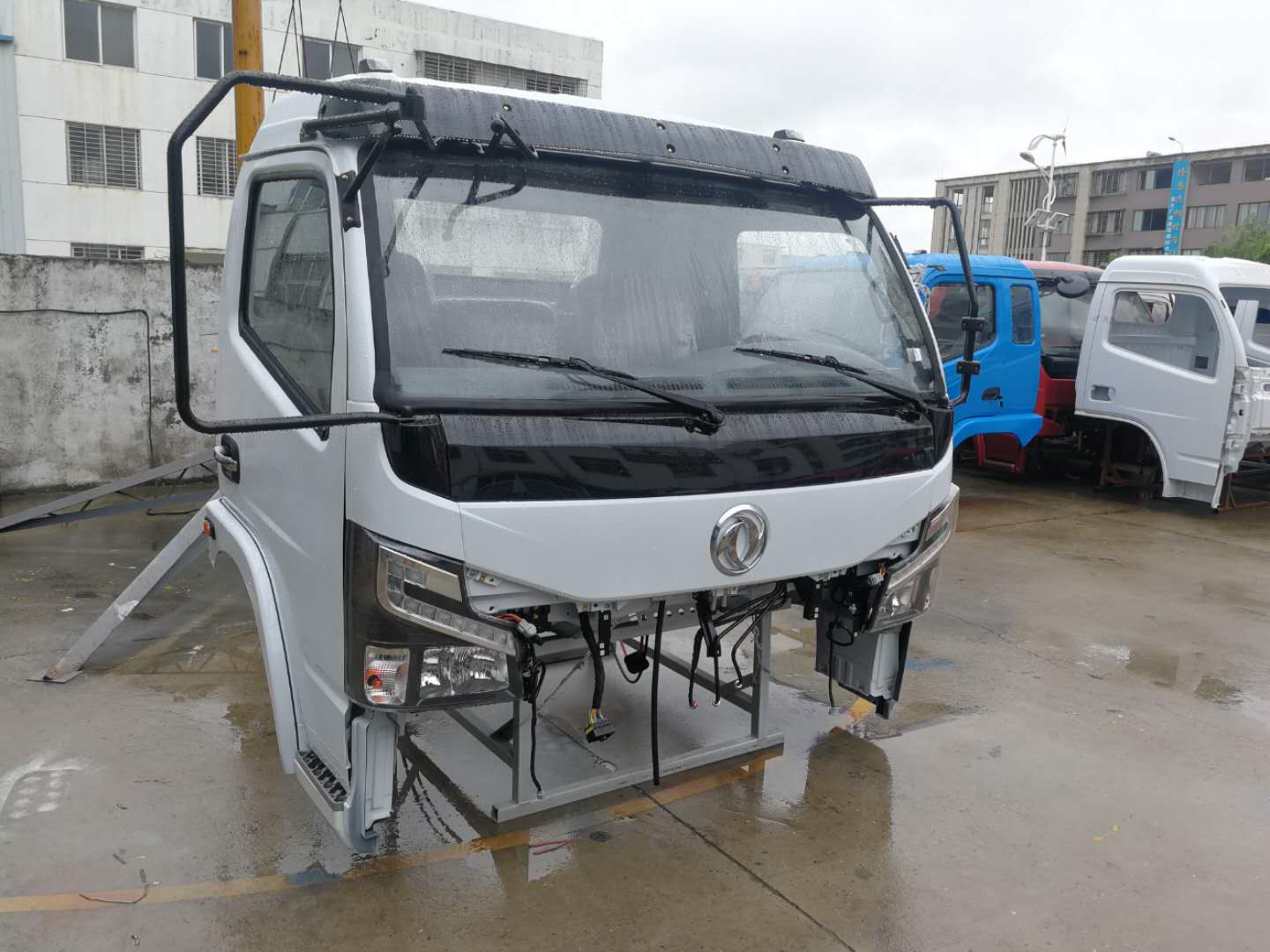 东风多利卡货车驾驶室