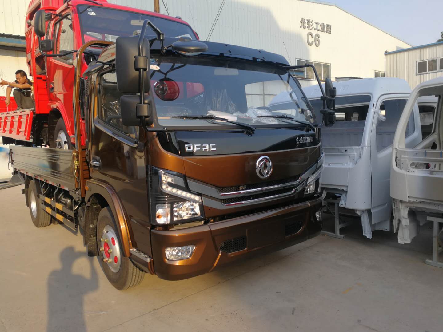 东风多利卡外壳配件