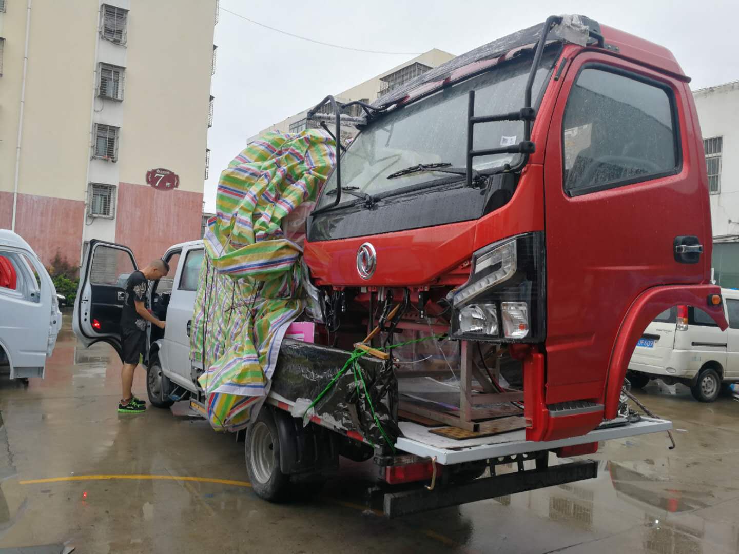 东风多利卡D8驾驶室