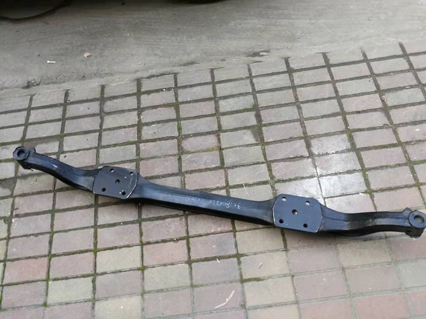 东风多利卡原厂前桥多少钱