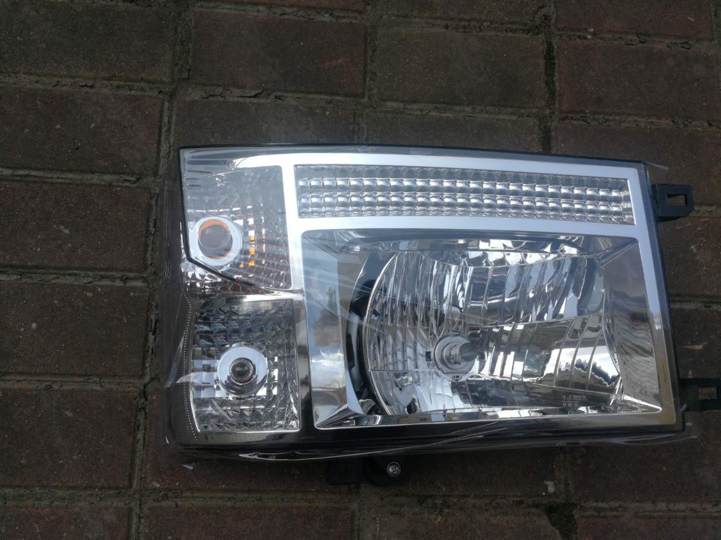 东风多利卡货车大灯价格