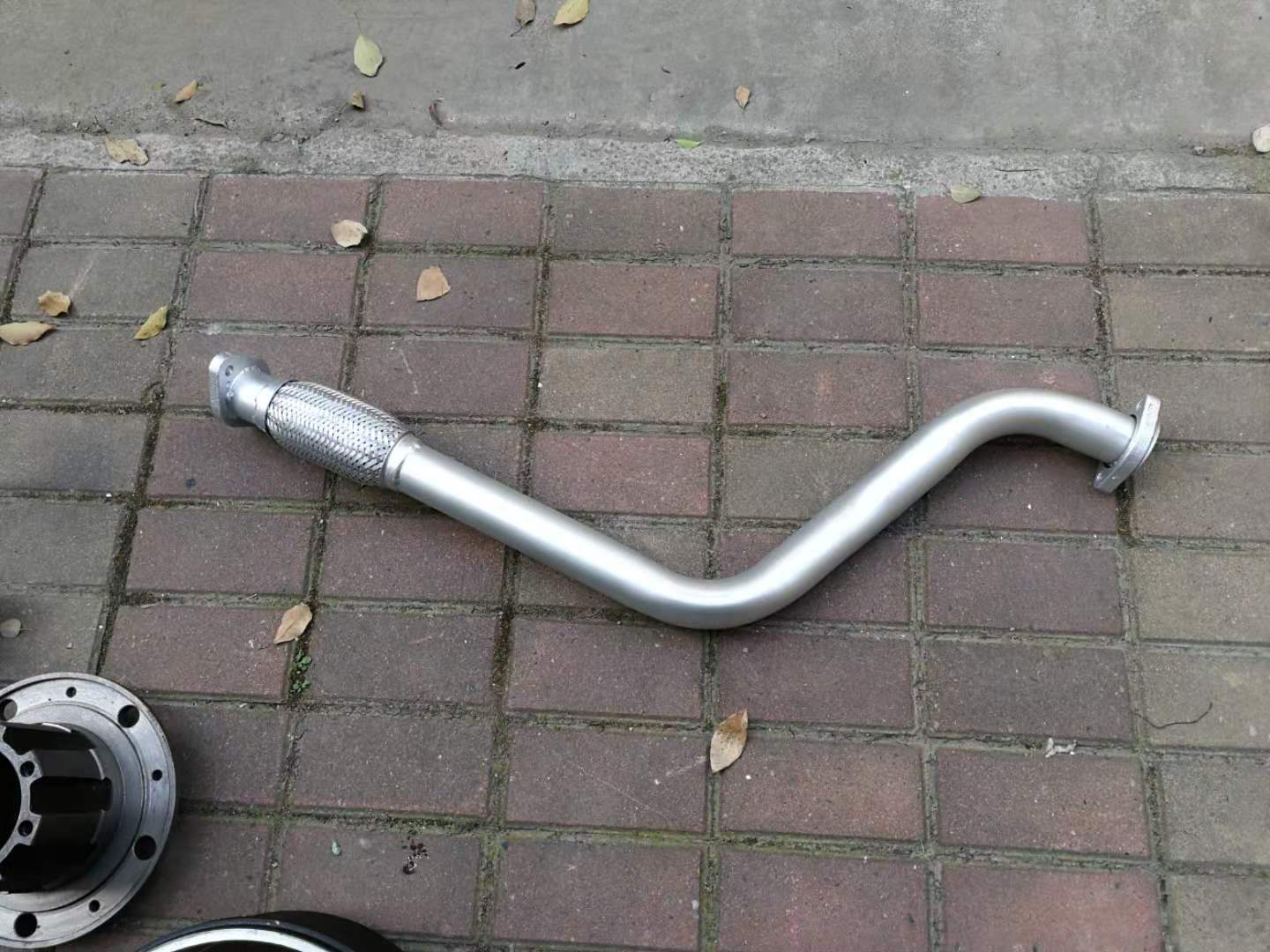 东风多利卡D9排气管钢管