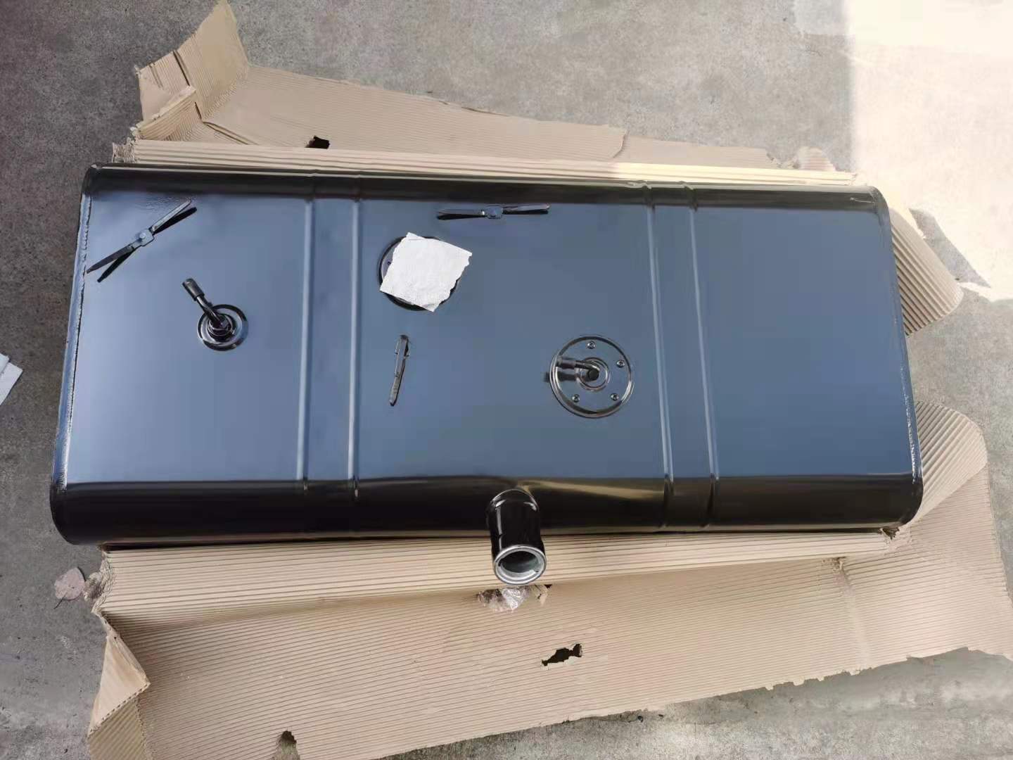 东风多利卡铁油箱价格