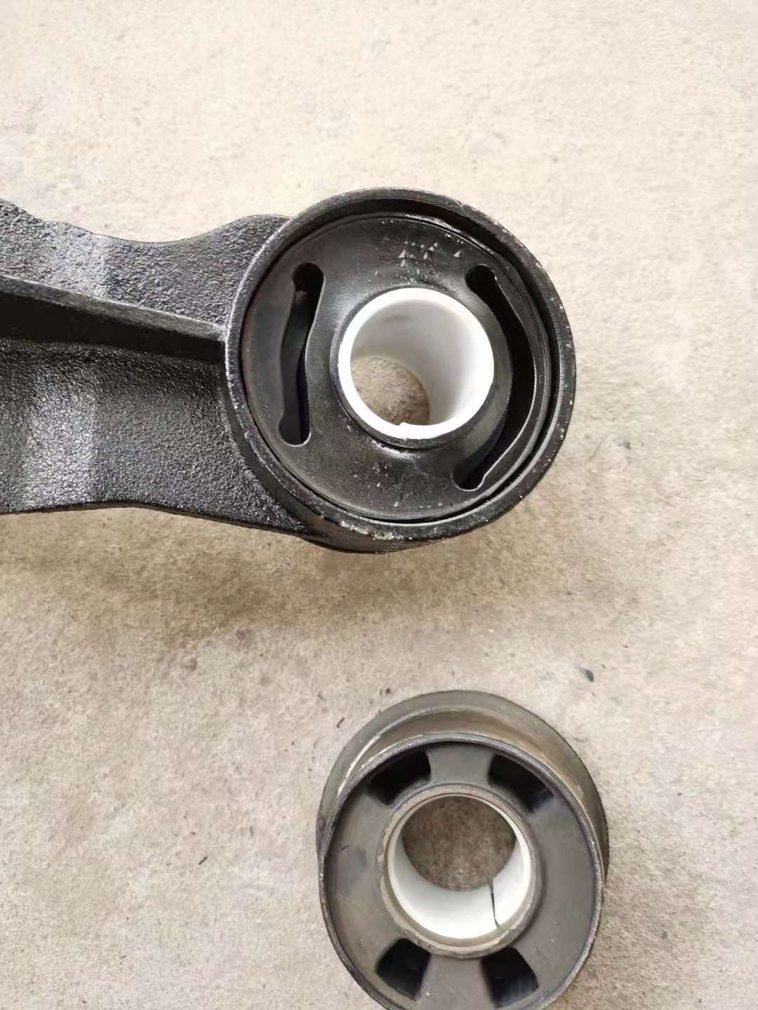 东风福瑞卡翻转支架胶套