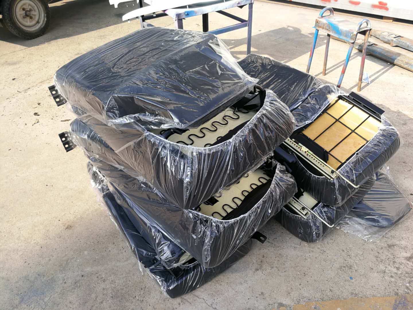 东风力拓4108 4110座椅