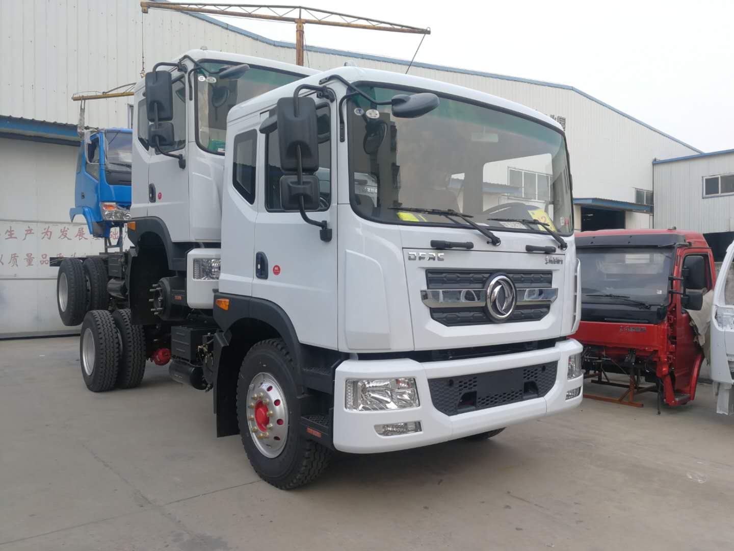 东风多利卡D9洒水车前后桥配件