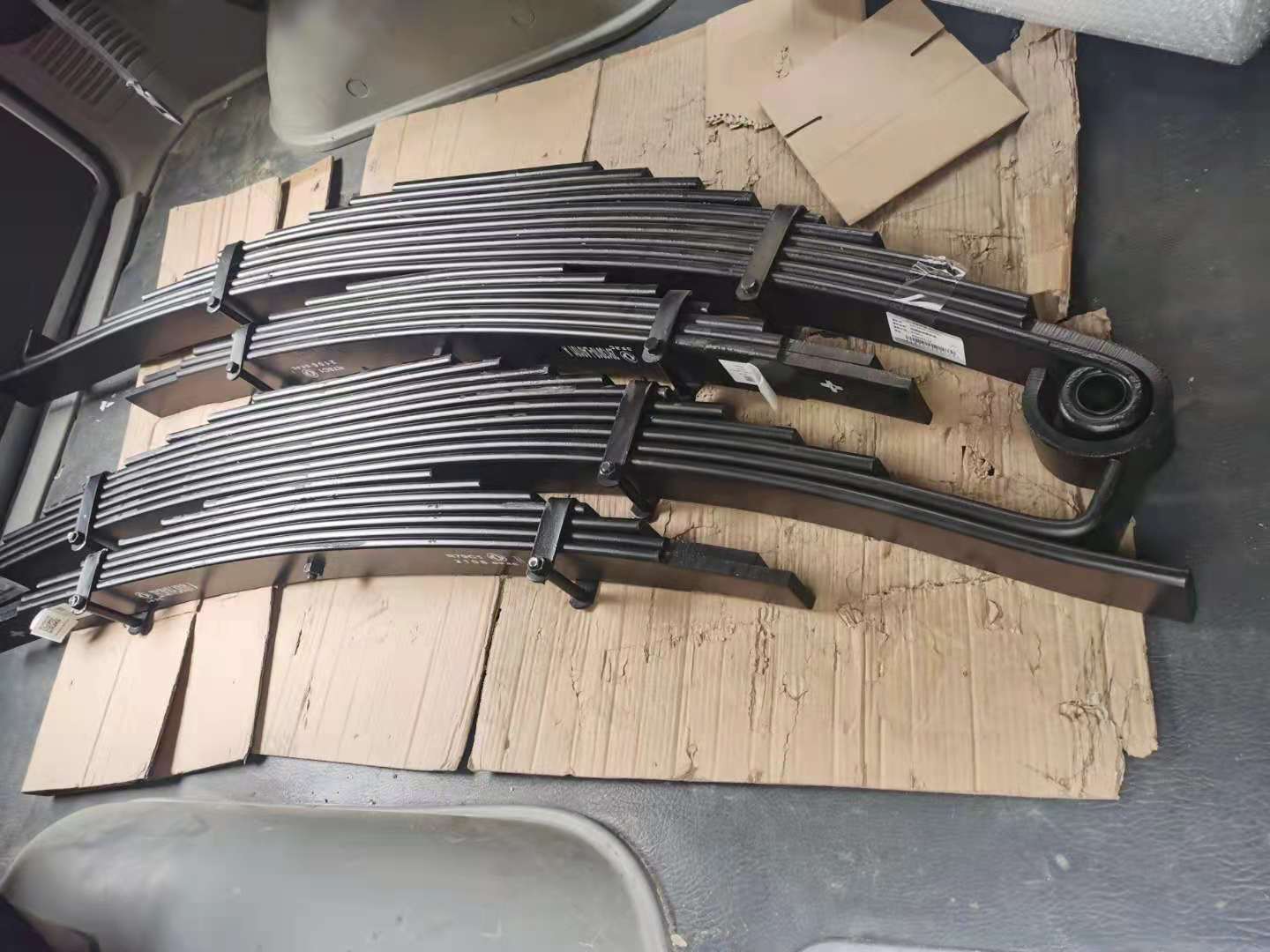 东风多利卡D9钢板总成配件