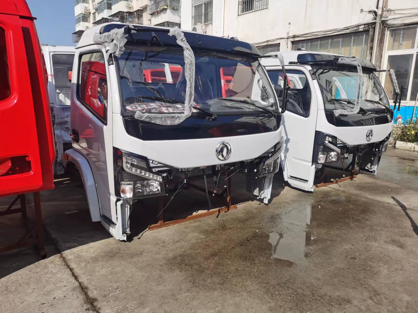 国五单排东风多利卡驾驶室总成