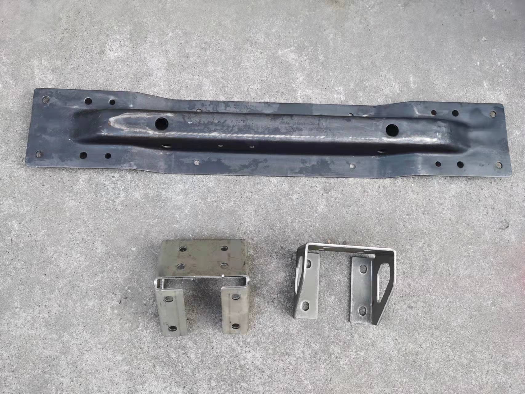 东风凯普特后减震器横梁支架