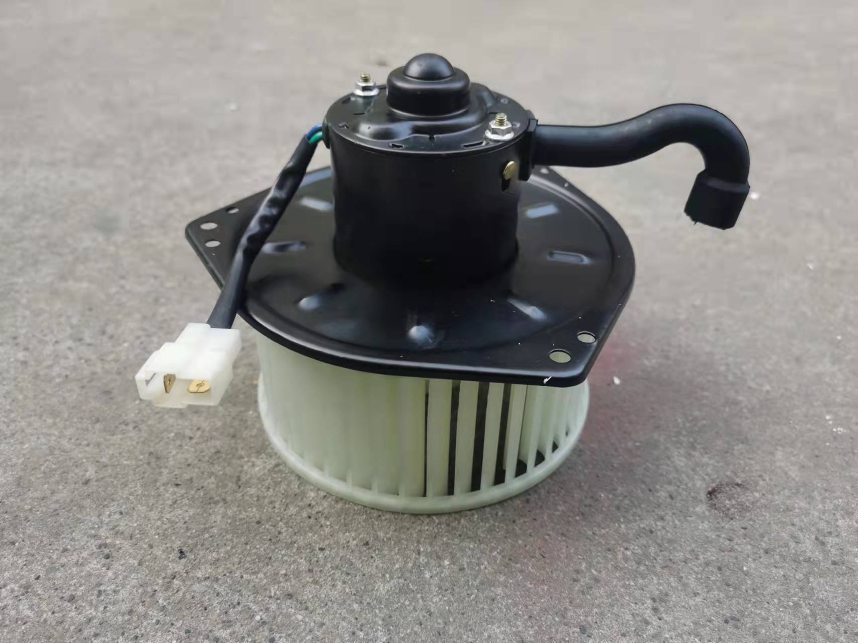 东风福瑞卡暖风电机