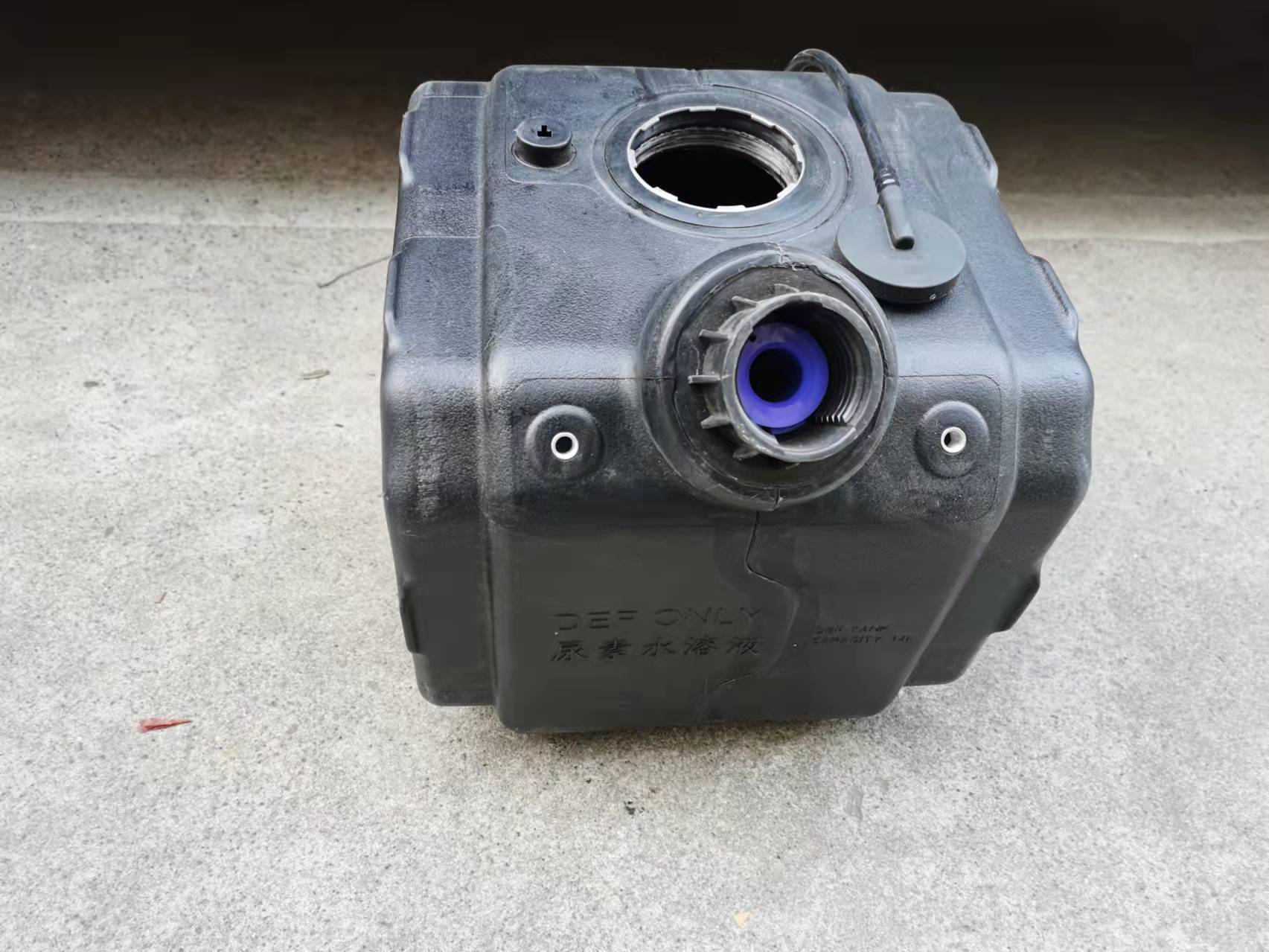 东风福瑞卡尿素箱尿素罐