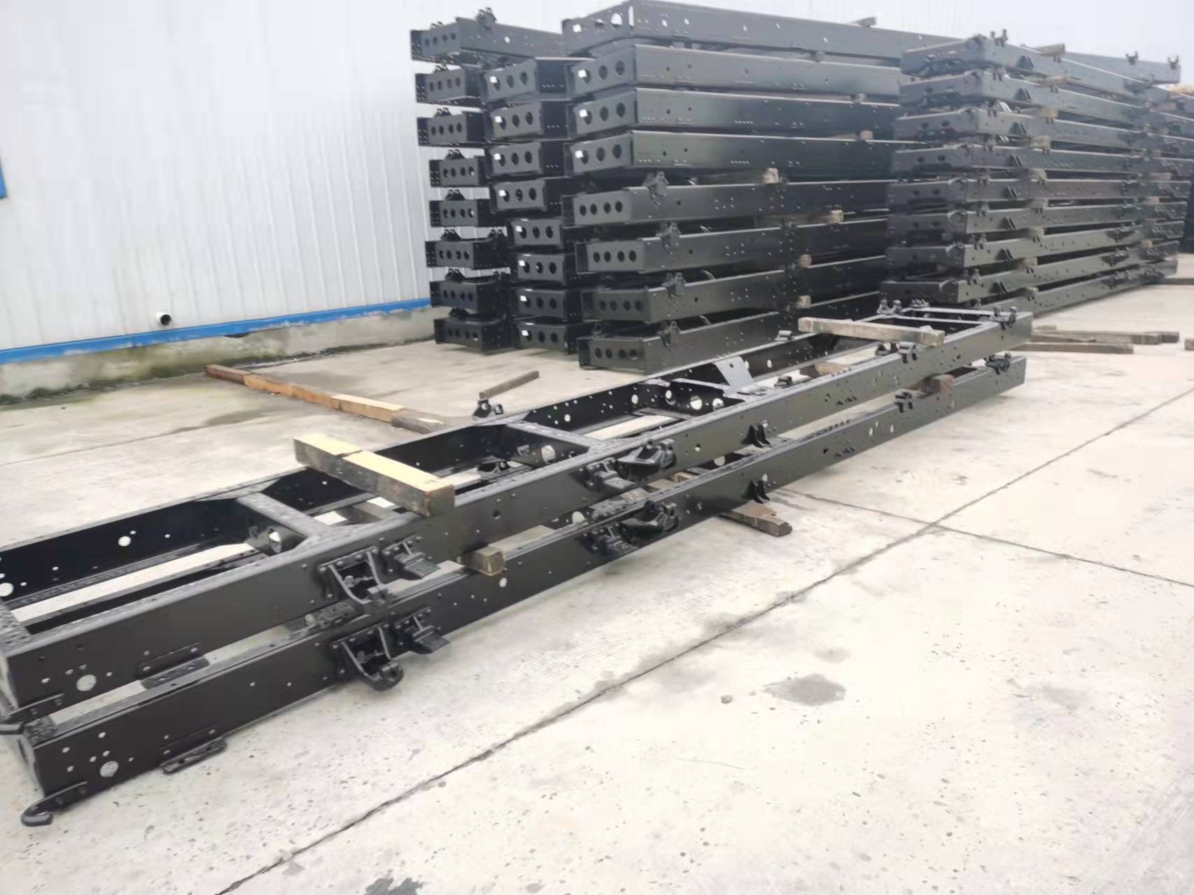 东风多利卡D6大梁专卖