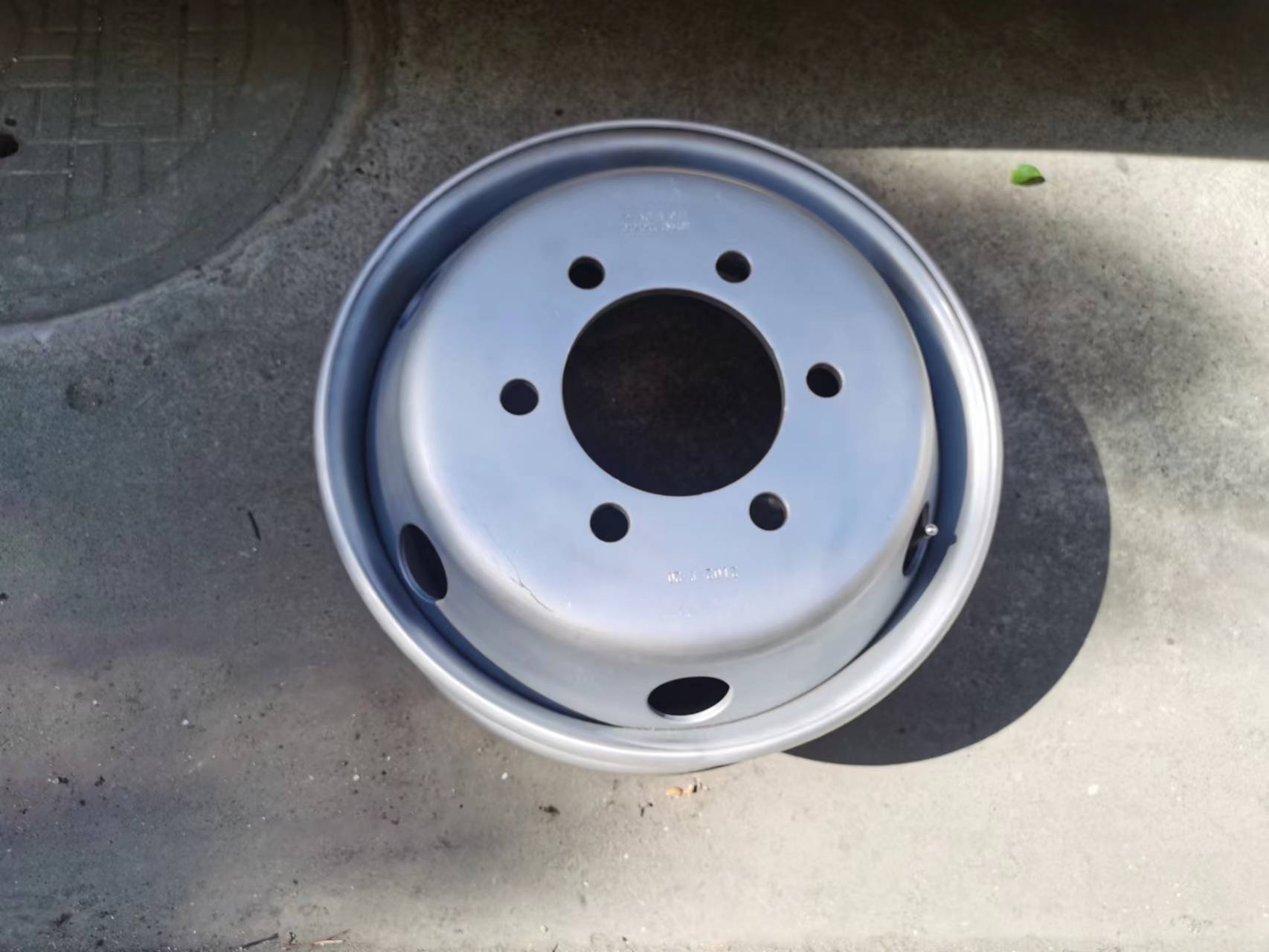 东风福瑞卡轮胎钢圈销售