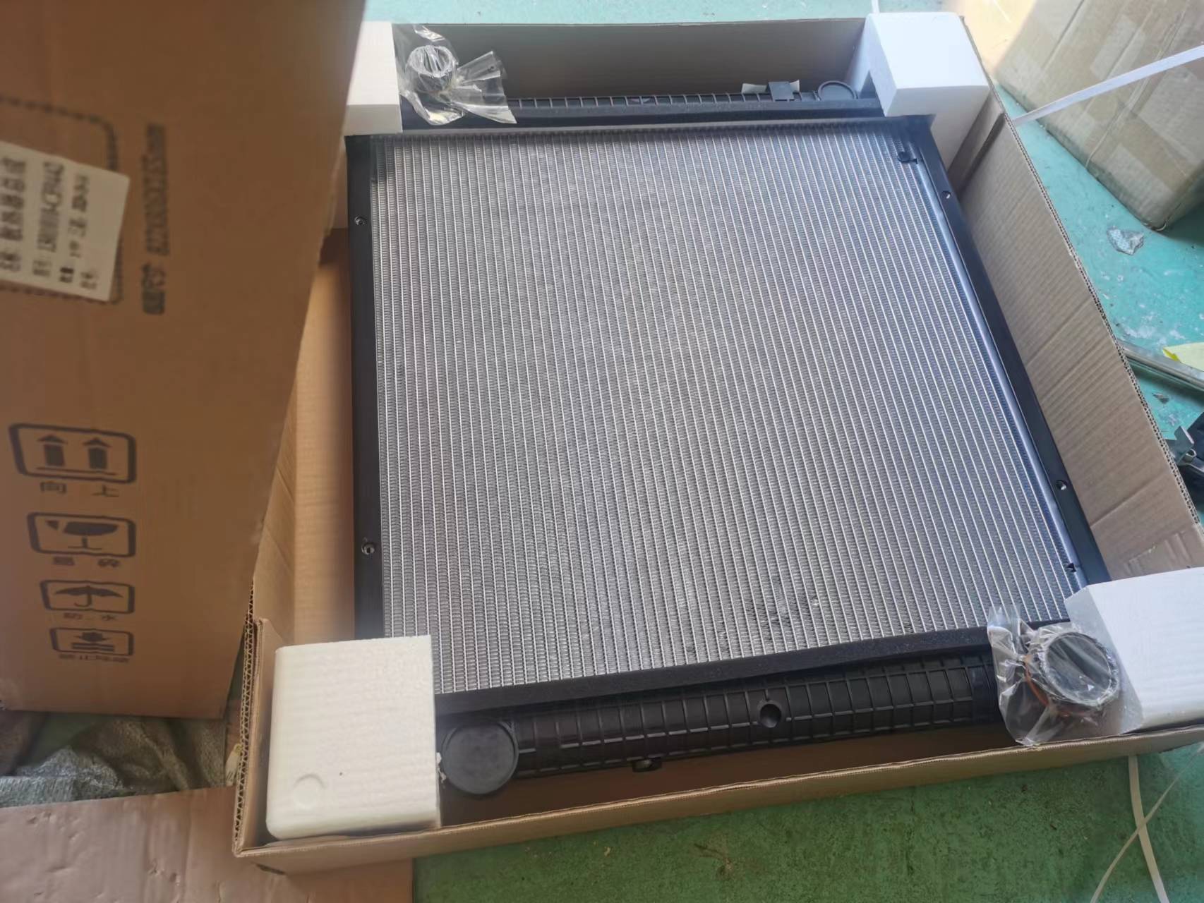 原厂东风福瑞卡R6水箱销售