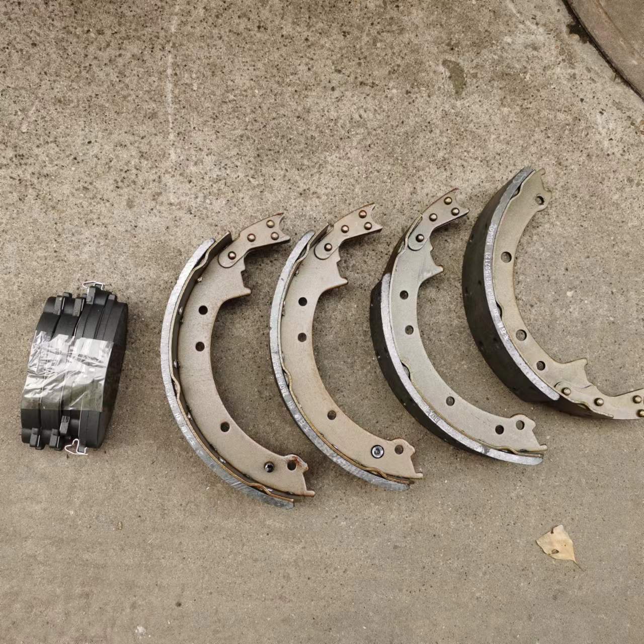 东风途逸前后刹车片刹车蹄销售