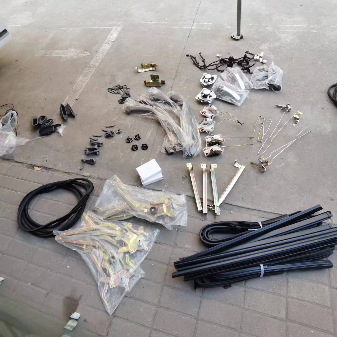 东风福瑞卡车门内饰配件销售