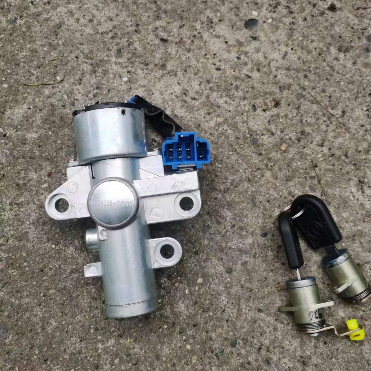 东风多利卡D9点火锁开关车门锁芯