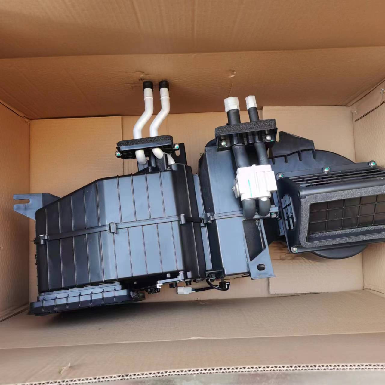 东风多利卡暖风机带蒸发箱总成