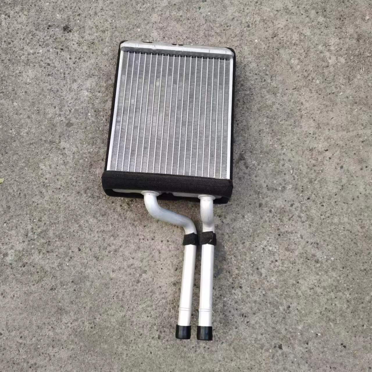 供应原厂东风多利卡暖风水箱