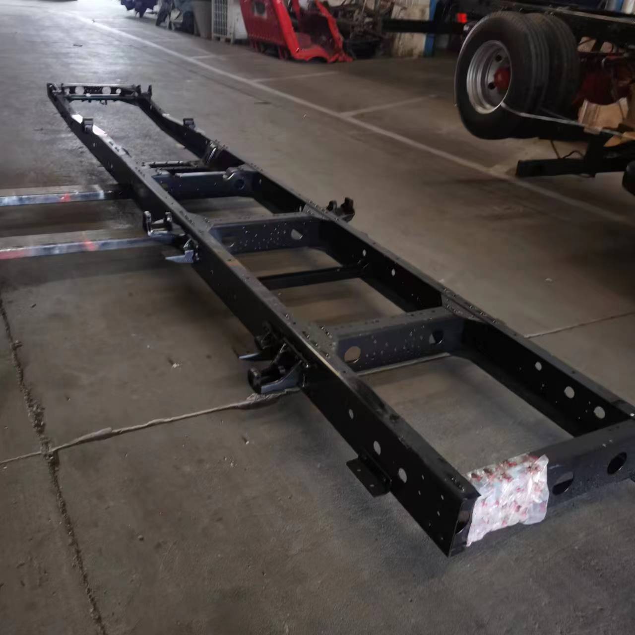 原厂东风多利卡车架大梁发货